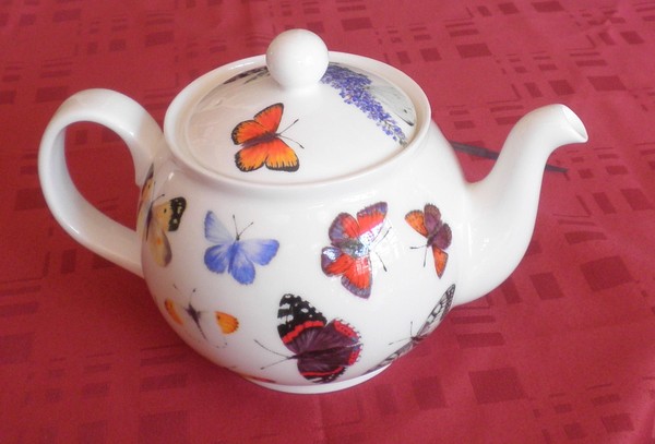 L'effet papillon, vous connaissez??? (porcelaine anglaise)